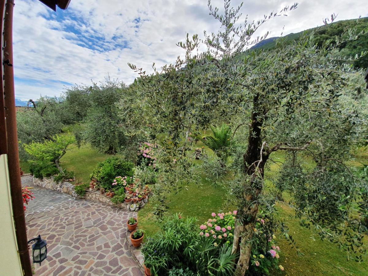 Casa Valenti Appartement Brenzone sul Garda Buitenkant foto